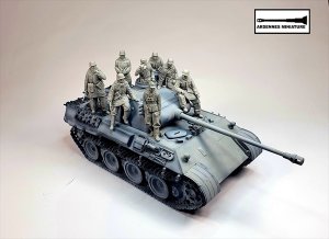 画像5: アルデンヌミニチュア[AR35026]1/35 WWII ドイツ軍兵士1944-45＃2 双眼鏡を持つ将校(1体入) (5)