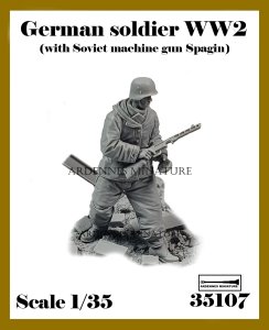 画像1: アルデンヌミニチュア[AR35107]1/35 WWII ドイツ PPSh-41を持つ冬季装備の兵士 (1)