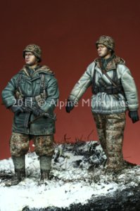 画像4: Alpine Miniatures[AM35113]1/35 ドイツ　武装SS 擲弾兵　大戦末期 セット(２体) (4)