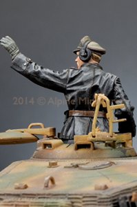 画像4: Alpine Miniatures[AM35174]1/35 武装親衛隊装甲部隊指揮官(革ジャケット着用)2体セット (4)