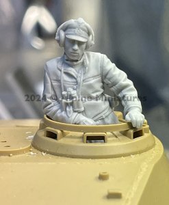 画像13: Alpine Miniatures[AM35315]1/35 WWII ドイツ キューポラにもたれる戦車指揮官 (13)