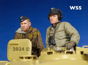 画像2: Alpine Miniatures[AM35317]1/35 WWII ドイツ 冬期の戦車指揮官/戦車兵セット(2体入) (2)