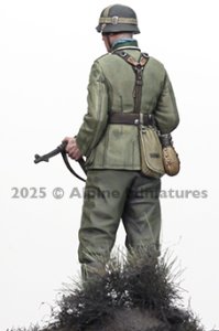 画像6: Alpine Miniatures[AM35330]1/35 WWII ドイツ MP40を持つ装甲擲弾兵下士官 (6)