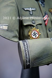 画像11: Alpine Miniatures[AMB005]1/16 WWII 独 胸像「グロスドイッチュラント師団」大尉 (11)