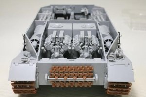 画像5: アミュージングホビー[AMH35A061]1/35 ドイツ重戦車 ティーガー(P)試作車 フルインテリア (5)