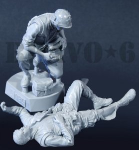 画像3: Bravo6[B6-35035]1/35 米海兵隊(7)衛生兵と負傷兵 テト攻勢'68(2体セット) (3)