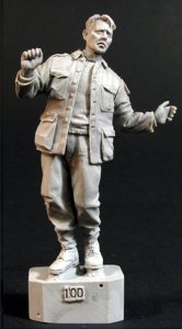 画像2: Bravo6[B6-35103]1/35 ソビエト兵とドイツ捕虜(2体セット) (2)