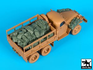 画像2: BLACK DOG[T35156]1/35 WWII米 GMC CCKW 車載品セット(ホビーボス用) (2)