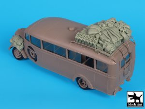 画像4: BLACK DOG[T35171]1/35 WWII独 オペルブリッツ 3.6-47 オムニバス 車載品セット(ローデン用) (4)