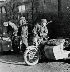 画像7: RZM Publishing[RZM BK-016]PK CAMERAMAN No.2: 12.SS-Panzer-Division ‘Hitlerjugend’ (7)