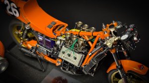 画像32: BrachModel[BM-VR16]1/12 ラヴェルダV6 1000cc (32)