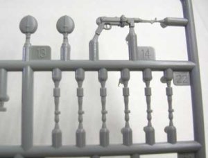 画像8: ブロンコ[CB35013] 1/35 独・Sd.kfz221軽偵察装甲車4x4機銃搭載タイプ (8)