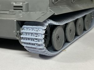 画像2: CHINO MODEL[CM-039A]1/35 ティーガーI用連結済み可動履帯(初期型) (2)