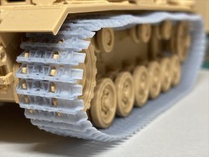 画像3: CHINO MODEL[CM-072]1/35 III/IV号戦車用"オストケッテ"連結済み可動履帯 (3)