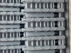 画像3: CHINO MODEL[CM-086A]1/35 ティーガーII用連結済み可動履帯 輸送用(type1) (3)