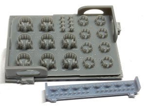 画像2: CHINO MODEL[CM-190]1/35 フレキシブルヘッドホン WW2ドイツ戦車兵 (2)