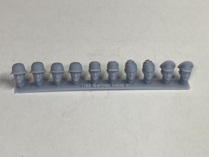 画像2: CHINO MODEL[CMRG35018]1/35 ドイツ軍兵士ヘッドパーツ (2)