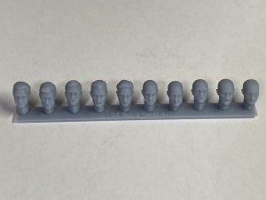 画像2: CHINO MODEL[CMRG35028]1/35 西洋人ヘッドパーツ 食事中の表情セット (2)