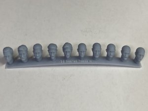 画像2: CHINO MODEL[CMRG35037]1/35 西洋人ヘッドパーツ 恐怖の表情セット (2)