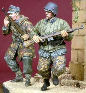 画像2: D-Day miniature studio[DD35052］ 1/35 WWII独 武装親衛隊兵士(2体セット)作戦行動中 (2)