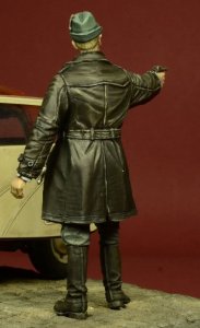 画像2: D-Day miniature studio[DD35054］ 1/35 WWII独 親衛隊諜報部将校(私服姿) (2)
