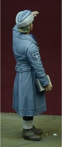 画像4: D-Day miniature studio[DD35075] 1/35 WWII独 空軍女性補助隊員(冬季)1939-1945 (4)
