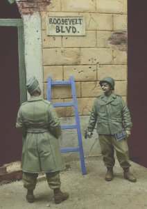 画像1: D-Day miniature studio[DD35079]1/35 WWII米 米兵2体セット "ルーズベルト大通り" ドイツ1945 (1)