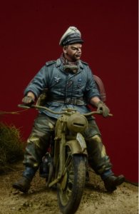 画像4: D-Day miniature studio[DD35080]1/35 WWII独 ヘルマンゲーリング師団 将校(バイク跨乗) (4)