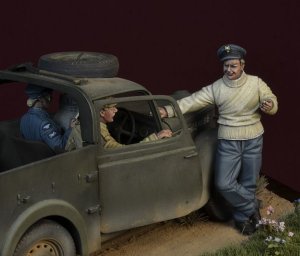 画像4: D-Day miniature studio[DD35142]1/35 WWII 英 バトルオブブリテン1940年(1)「戦争中の火遊び」3体セット (4)
