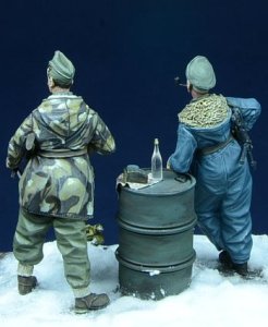 画像4: D-Day miniature studio[DD35009］ 1/35 WWII ハンガリー/独将校 2体セット ハンガリー1945 (4)