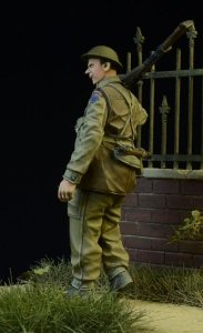 画像2: D-Day miniature studio[DD35014］ 1/35 WWII 英/英連邦歩兵 ブレン機銃手 行軍中 1942-1945 (2)