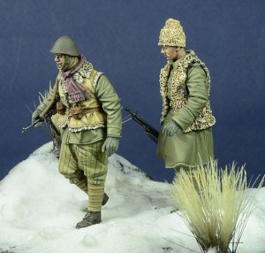 画像3: D-Day miniature studio[DD35090]1/35 WWII ルーマニア歩兵 東部戦線1941-44(2体セット) (3)