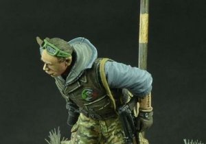 画像3: D-Day miniature studio[DD35097]1/35 現代の戦場カメラマン /w AK47 (3)