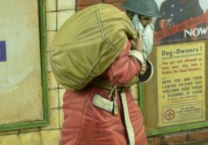 画像4: D-Day miniature studio[DD35099]1/35 戦時下のサンタクロース(ロンドン/ベルリン) (4)