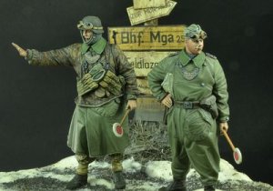 画像3: D-Day miniature studio[DD35102]1/35 WWII独 野戦憲兵(2体セット) 1941-45 (3)
