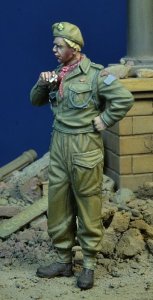 画像3: D-Day miniature studio[DD35203]1/35 WWII カナダ陸軍 煙草休憩をとるカナダ軍下士官 (3)