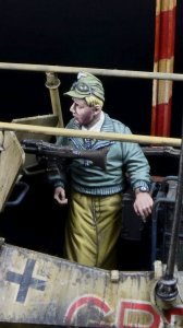 画像1: D-Day miniature studio[DD35281]1/35 WWII ドイツ 車両に立つアフリカ軍団将校(タコム用) (1)