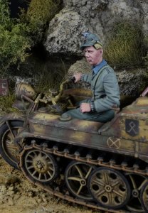 画像2: D-Day miniature studio[DD35287]1/35 WWII ドイツ 第7SS義勇山岳師団「プリンツ・オイゲン」ケッテンクラート操縦手 1942-45年(タミヤ35377用) (2)