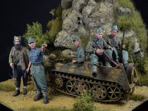 画像2: D-Day miniature studio[DD35291]1/35 WWII ドイツ 「ハイデローゼ作戦」ユーゴスラビア 1944年 武装SS山岳部隊(プリンツ・オイゲン＆ハンジャール師団)＆ゲリラ組織チェトニク構成員セット(タミヤ用 5体入) (2)