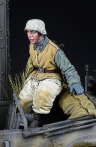 画像3: D-Day miniature studio[DD35297]1/35 WWII ドイツ 座っている武装SS下士官 1943-45年冬(タミヤ用) (3)