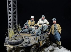 画像2: D-Day miniature studio[DD35299]1/35 WWII ドイツ 「ライプシュタンダルテ広場」武装SS LSSAH フリッツ・ヴィット&シュビムワーゲン乗員セット ハリコフ1943年(5体入) (2)