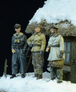 画像2: D-Day miniature studio[DD72003］ 1/72 武装親衛隊将校 冬季 1943-1945(3体セット) (2)