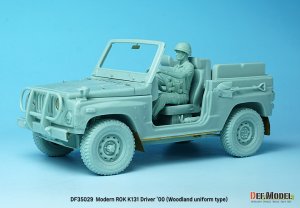 画像4: DEF.MODEL[DF35029]1/35 現用 韓国陸軍歩兵K-131運転手 00年代(ウッドランド迷彩タイプ） (4)