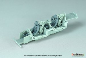 画像4: DEF.MODEL[DF72002]1/72 現用 アメリカ海軍 着座したF-14B/Dパイロットセット(アカデミーF-14B/D用 2体入) (4)