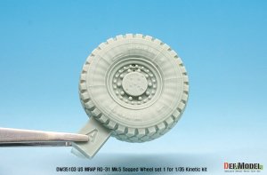 画像6: DEF.MODEL[DW35103]1/35 現用米 MATV RG-31 Mk.5 自重変形タイヤ(キネティック用) (6)