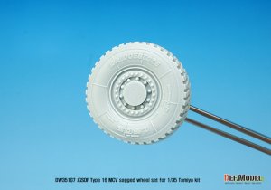 画像6: DEF.MODEL[DW35107]1/35 陸上自衛隊 16式機動戦闘車 自重変形タイヤ(タミヤ用) (6)