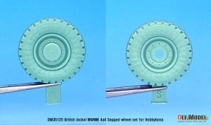 画像7: DEF.MODEL[DW35125]1/35 現用 イギリス陸軍ジャッカル1高機動装甲車用自重タイヤセット(ホビーボス用) (7)
