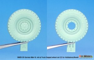 画像6: DEF.MODEL[DW35126]1/35 現用 ドイツ連邦軍5t軍用トラック用自重変形タイヤセット2(ホビーボス/レベル用) (6)