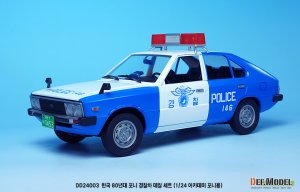 画像5: DEF.MODEL[DD24003]1/24 1980年代 韓国　ヒュンダイ・ポニー パトカー仕様改造セット(デカール付) (5)