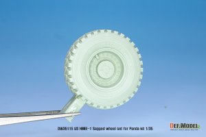 画像8: DEF.MODEL[DW35115]1/35 現用 米 アメリカ陸軍HMEE-1(高機動工兵掘削車)自重変形タイヤセット (パンダホビー用) (8)